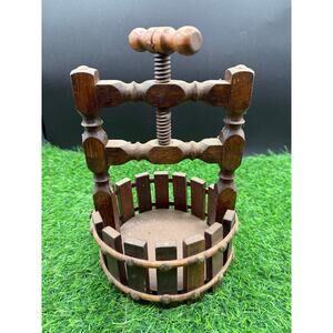 Vintage Wooden Nutcracker Wishing Well Bowl – Used
